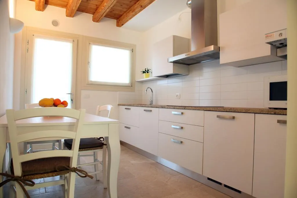 Giusti B&B 0*, Arcade Italien